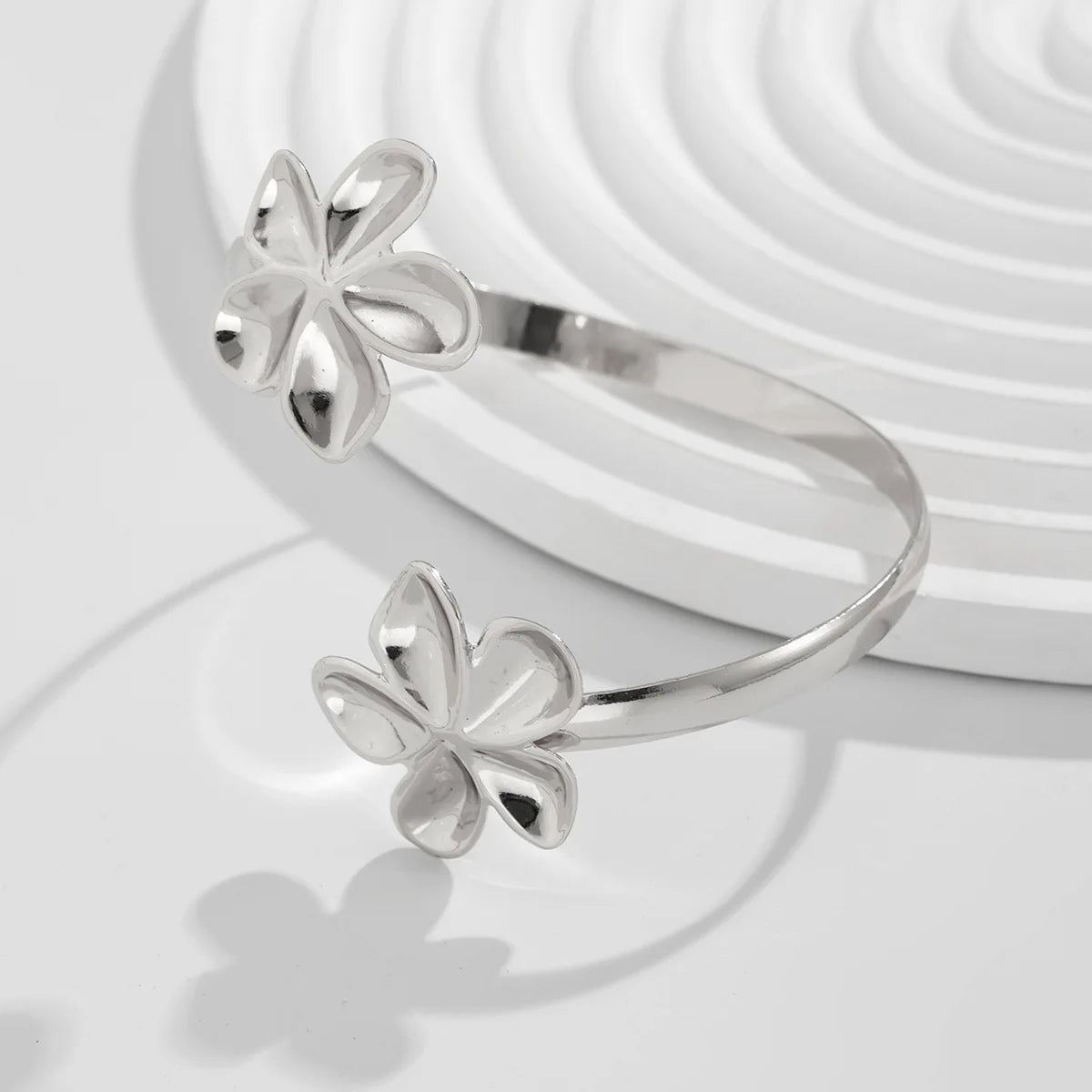 Boho Metal Starfish Open Cuff Bangles for Women Gold Color Punk Flower Geometric Arm Bracelet Summer Beach Party Jewelry Gifts