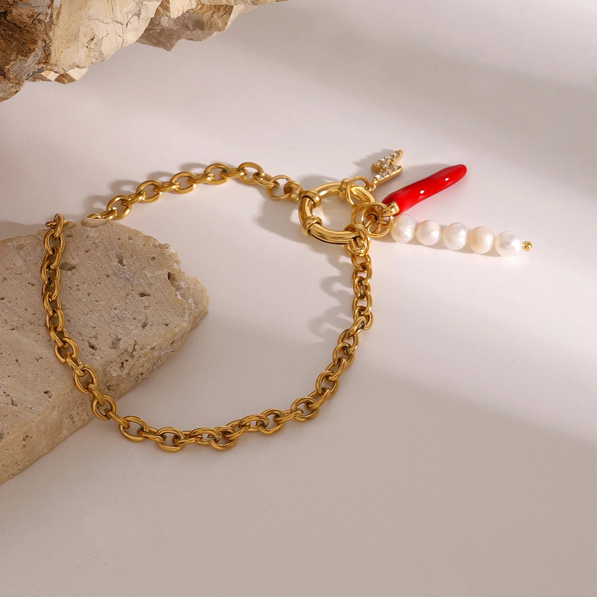 Bracelet "Talisman audacieux" - Charme & Protection dorée