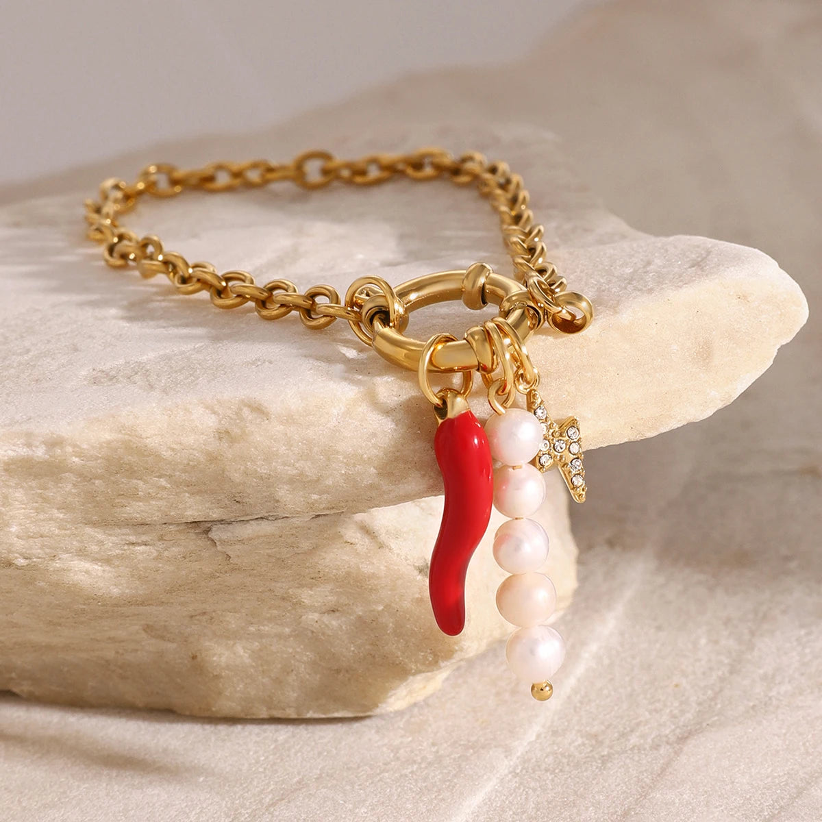 Bracelet "Talisman audacieux" - Charme & Protection dorée