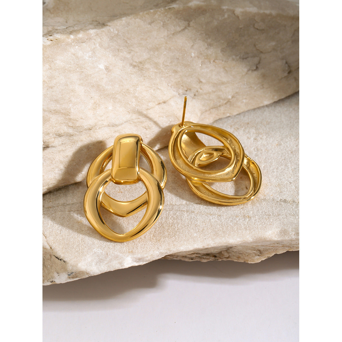Boucles d'oreilles "Zoey Gold" - L'Élégance texturée