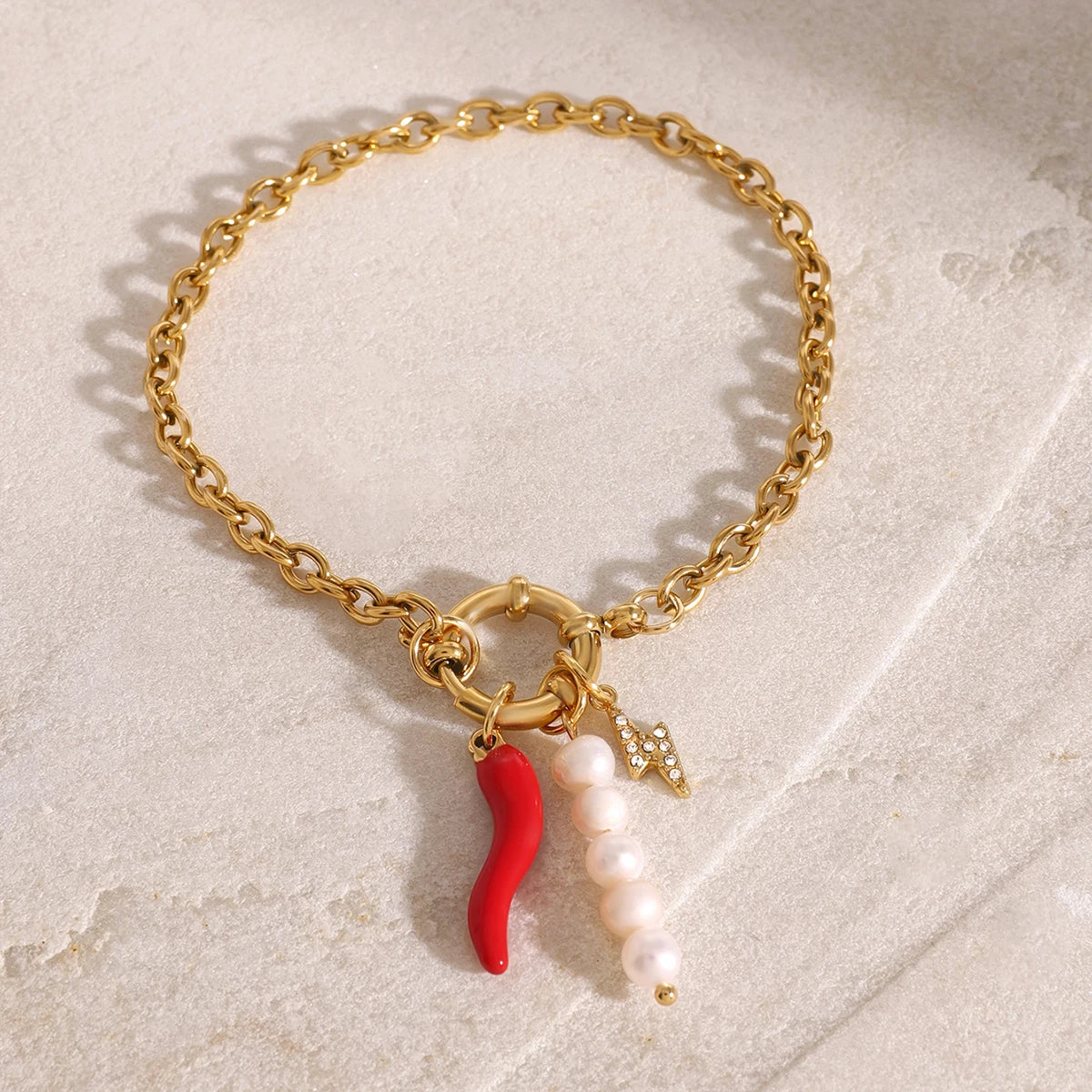 Bracelet "Talisman audacieux" - Charme & Protection dorée