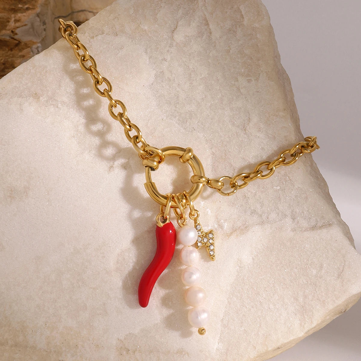 Bracelet "Talisman audacieux" - Charme & Protection dorée